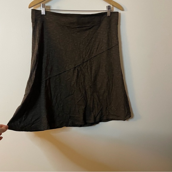 Toad & Co Oblique Skirt size Large - Picture 5 of 7